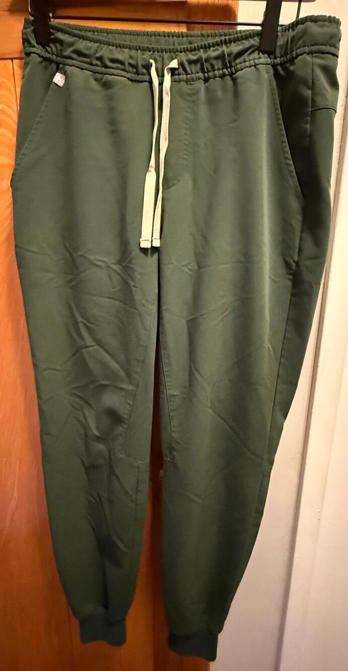 FIGS Women’s XS Short Jogger Scrub Pants Dark Green Olive